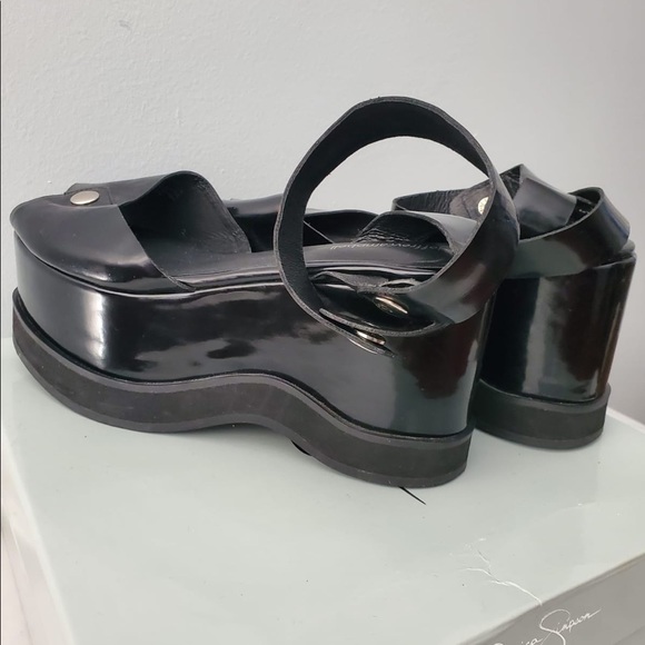 Jeffery Campbell - Picture 2 of 3